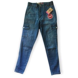 Dickies Flex Cargo Pant-Brand New With Tags. Size: Juniors 5/27 Skinny